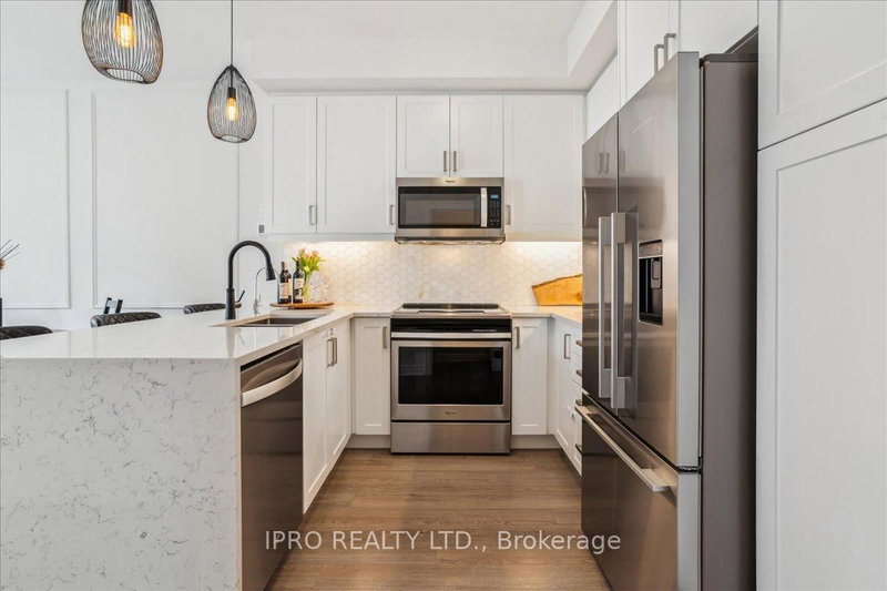 220 - 652 Cricklewood Dr, Mississauga, L5G 0B7 | Image 2