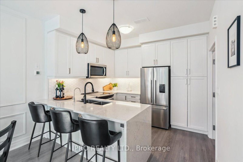 220 - 652 Cricklewood Dr, Mississauga, L5G 0B7 | Image 3