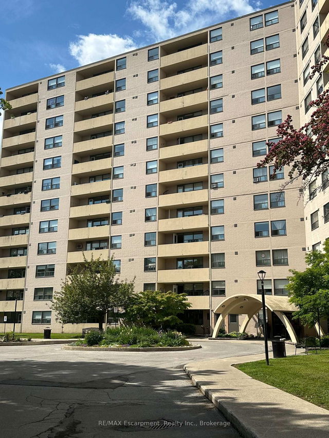 1215 - 700 Dynes Road