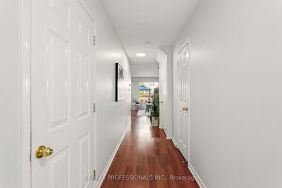 35 Bradley Dr, Halton Hills - Georgetown image-0-4