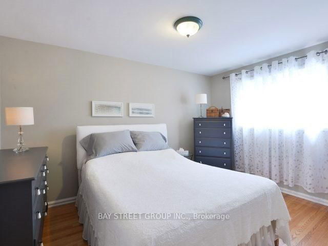 Upper - 3336 Ivernia Road