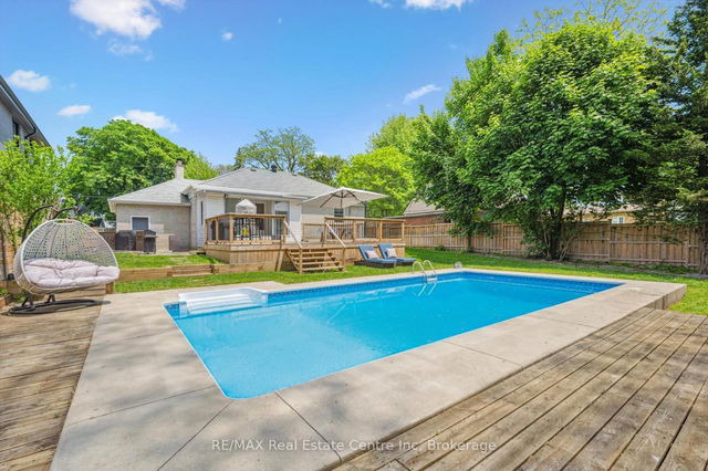 2090 Courtland Crescent