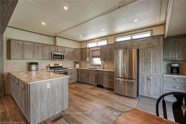 10 Cedar - 4449 Milburough Line