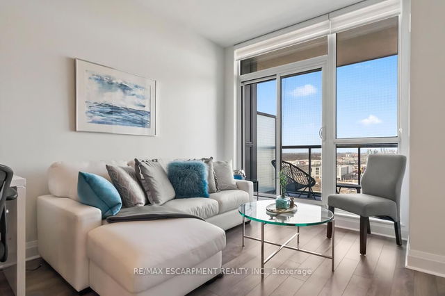 1608 - 15 Zorra Street