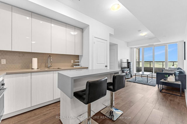 917 - 2489 Taunton Road