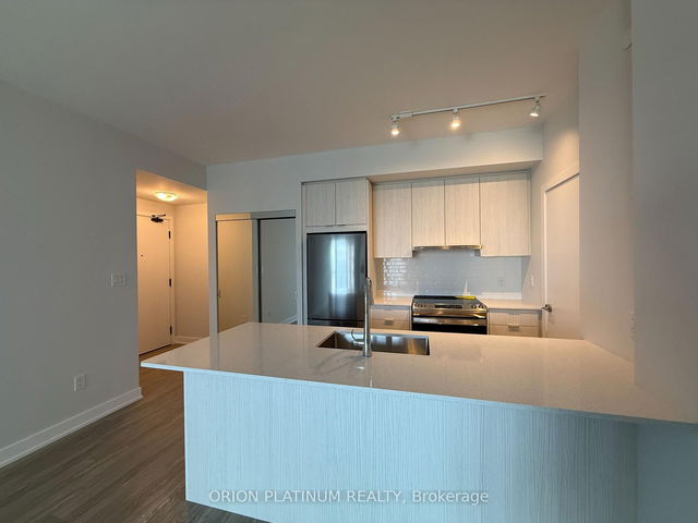 2001 - 430 Square One Drive