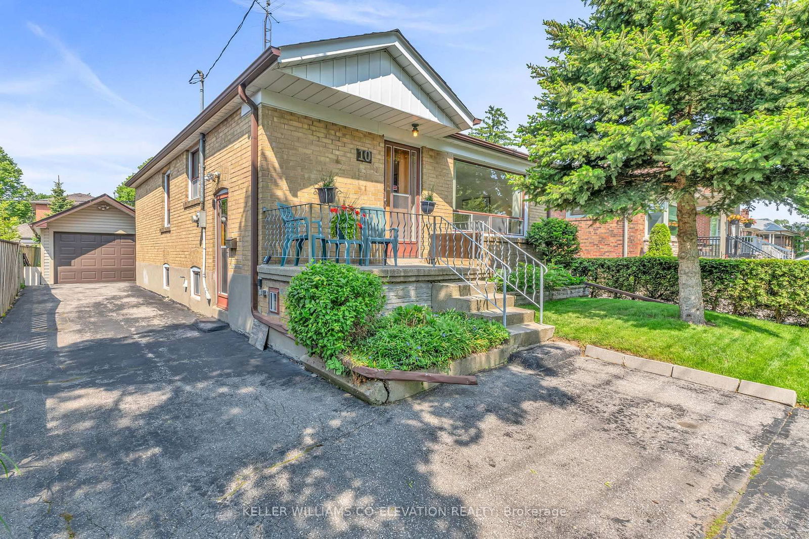 Detached House for sale at 10 Robindale Avenue, Toronto, Alderwood, M8W 4A9 - MLS: W12200694