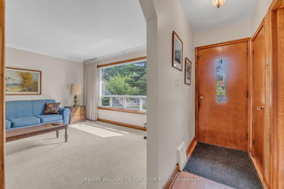 10 Robindale Ave, Toronto - Alderwood image-0-3