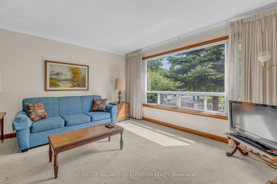 10 Robindale Ave, Toronto - Alderwood image-0-4