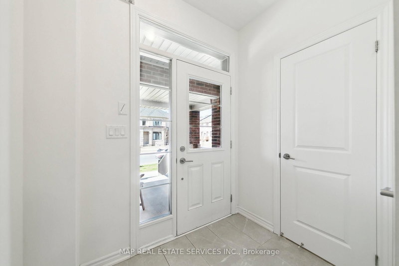 1515 Kovachik Blvd, Milton, L9E 1T4 | Image 3