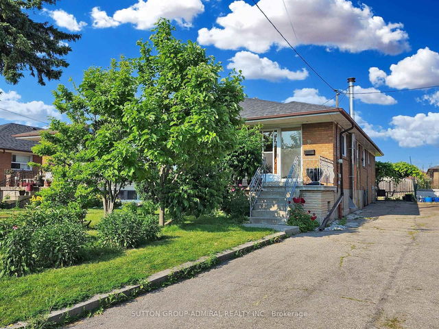 31 Charrington Crescent