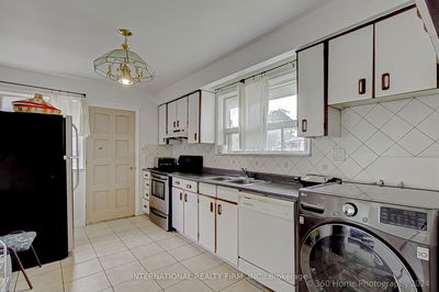 85 Letchworth Cres, Toronto - Downsview-Roding-CFB image-0-4