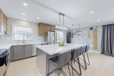 6 Azrock Rd, Toronto - Rustic image-0-2
