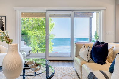 399 Lake Prom, Toronto - Long Branch