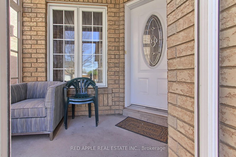 26 Tumbleweed Tr, Brampton, L6Y 5A1 | Image 3