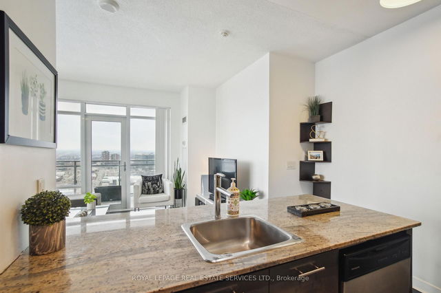 2711 - 360 Square One Drive
