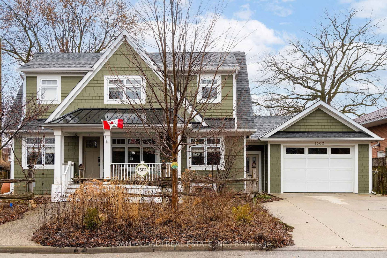Detached House for sale at 1302 Meredith Avenue, Mississauga, Ontario, L5E 2E7 - Lakeview - MLS: W12202014