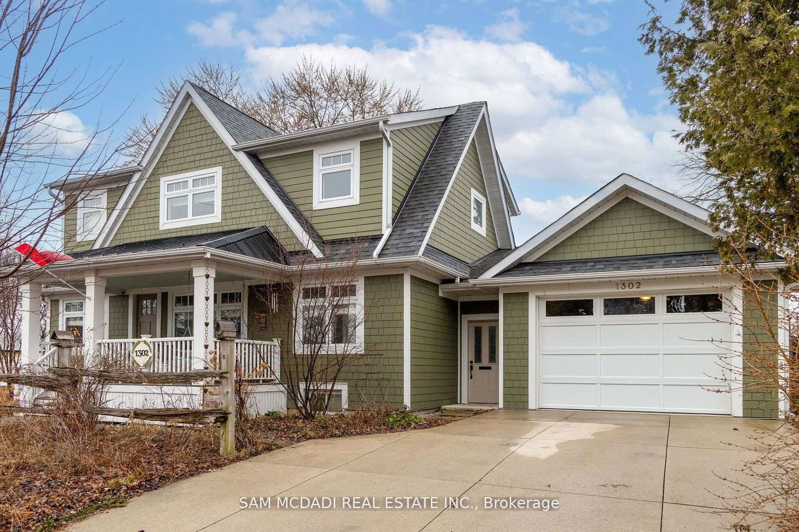 Detached House for sale at 1302 Meredith Avenue, Mississauga, Ontario, L5E 2E7 - Lakeview - MLS: W12202014