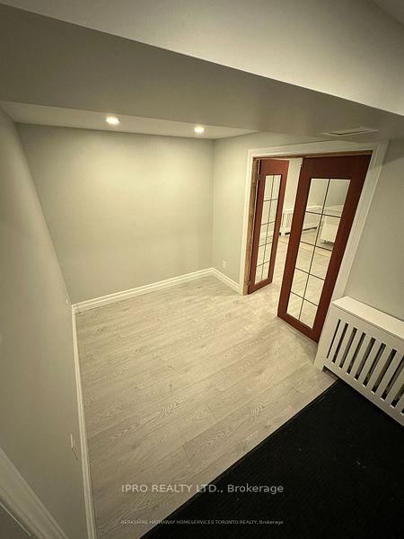 Bsmt - 64 Russett Avenue