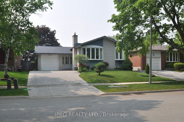 2285 Wyandotte Drive