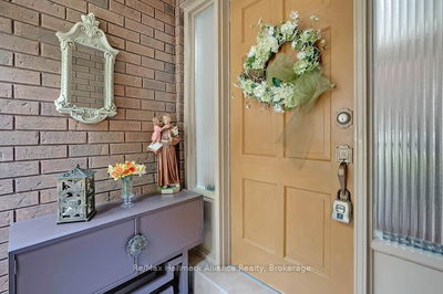 1151 Manor Rd, Oakville - Glen Abbey image-0-3