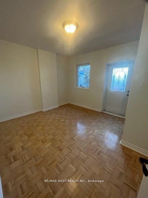 1319 St. Clair Avenue