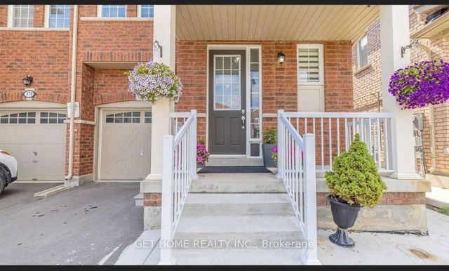 Upper - 376 Royal West Drive