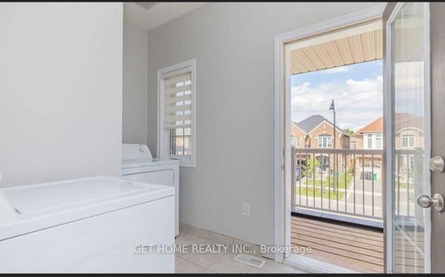 Upper - 376 Royal West Drive