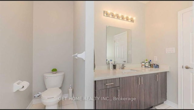 Upper - 376 Royal West Drive