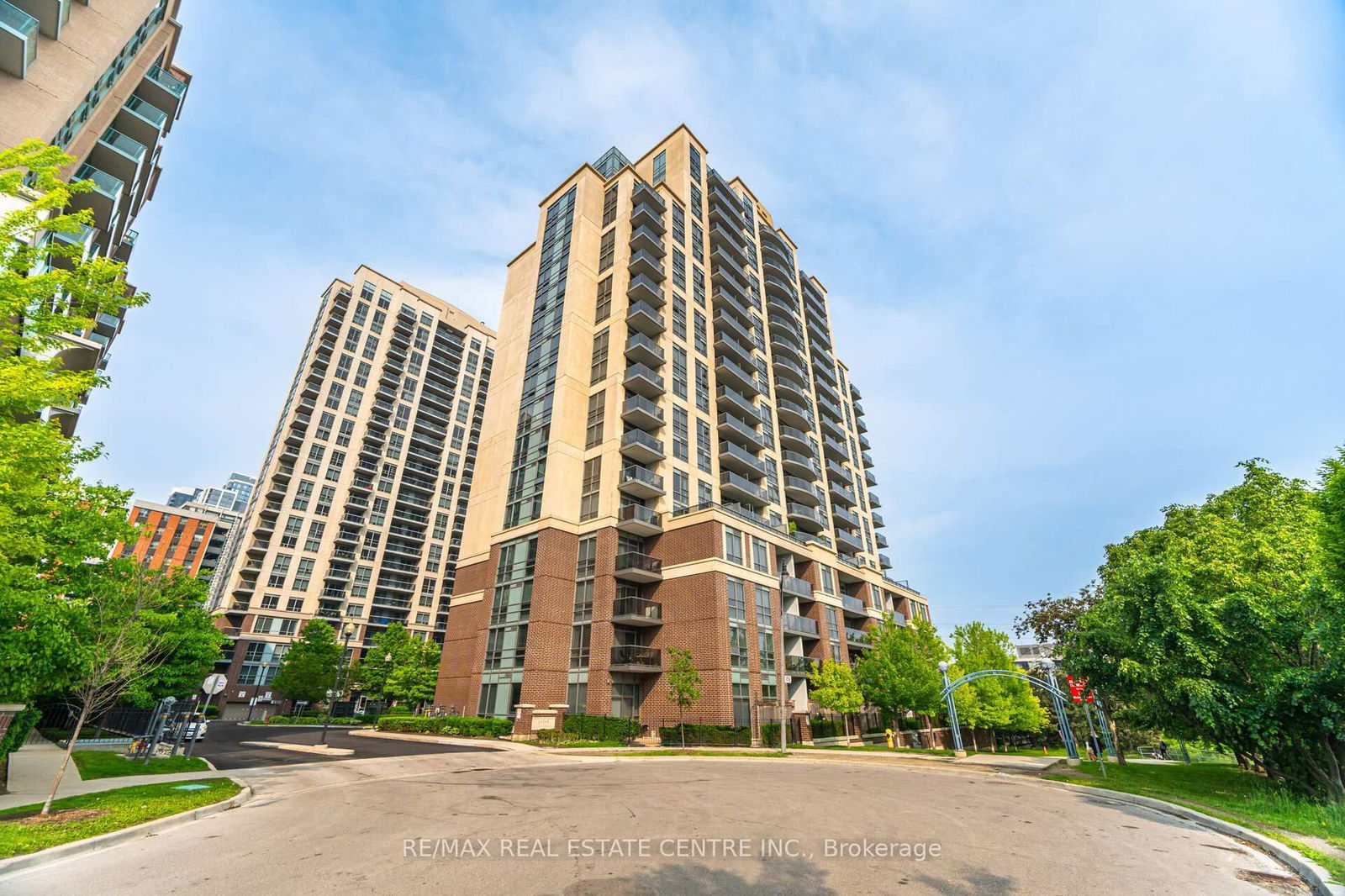 Condo for sale at 613-1 Michael Power Place, Toronto, Islington-City Centre West, M9A 0A1 - MLS: W12203042