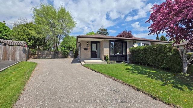 55 Greenwood Crescent