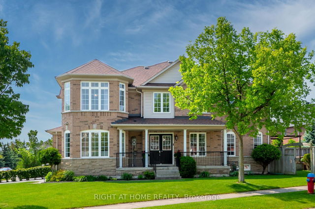 2061 Redstone Crescent
