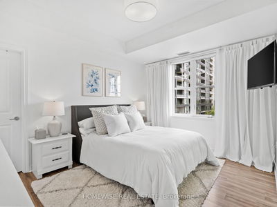 Unit 304 — 2338 Taunton Rd, Oakville - River Oaks image-0-2