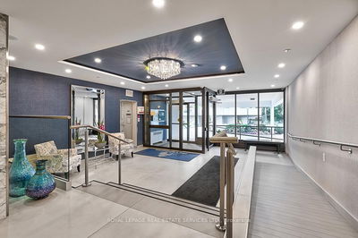 Unit 808 — 2263 Marine Dr, Oakville - Bronte image-0-3