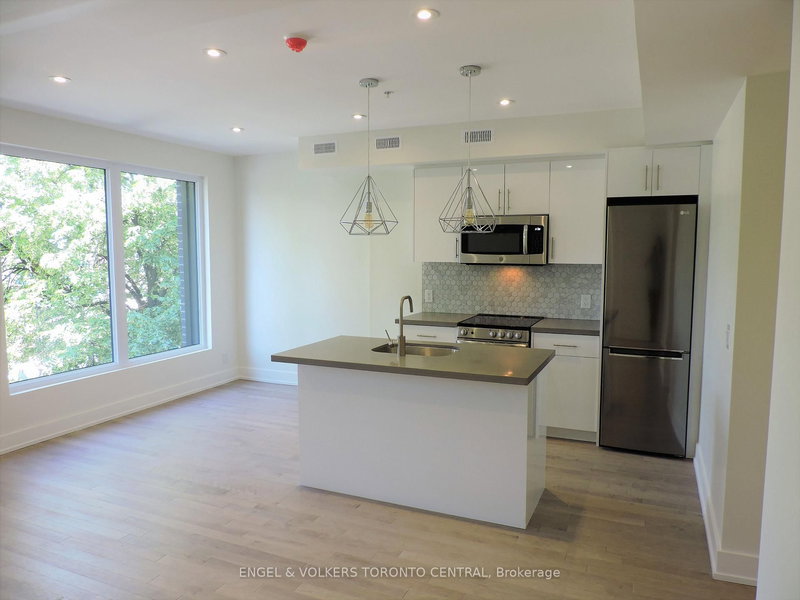 4 - 1555 Bloor St W, Toronto, M6P 1A5 | Image 2