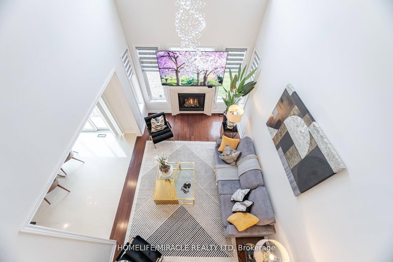 3278 Paul Henderson Dr, Mississauga, L5M 0H3 | Image 3