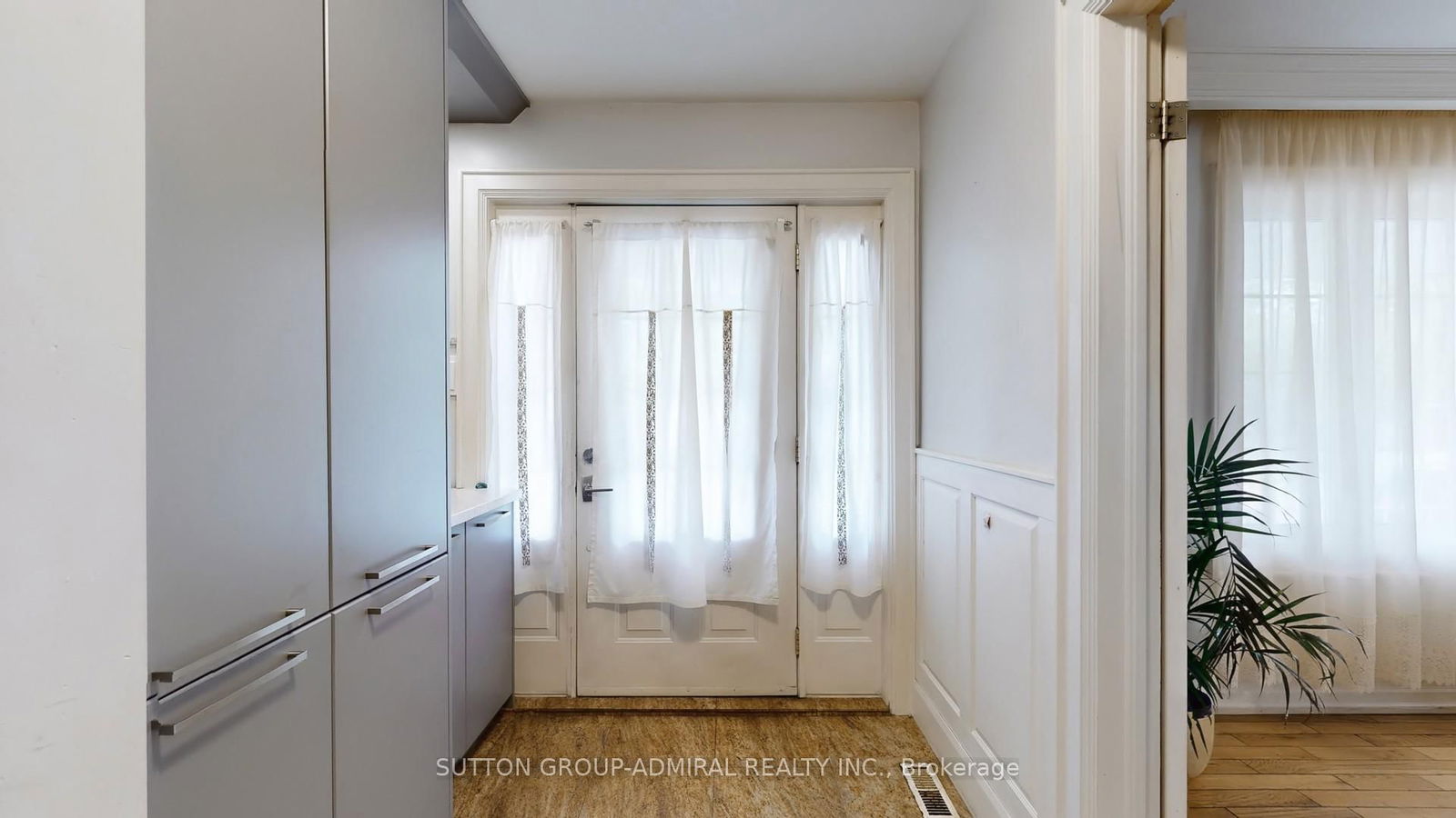 Detached House for sale at 2 Winterton Drive, Toronto, Princess-Rosethorn, M9B 3G5 - MLS: W12203946