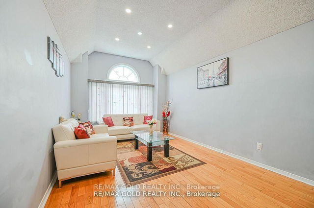 152 Bighorn Crescent