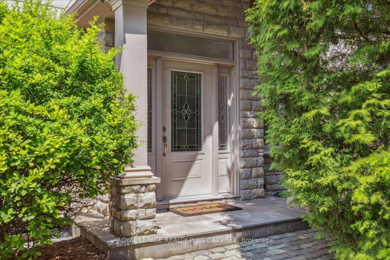 621 North Shore Blvd E, Burlington, L7T 1X4 | Image 2