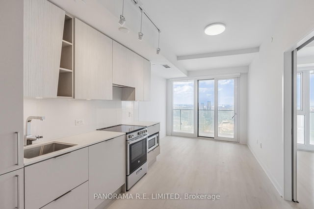 3112 - 3900 Confederation Parkway