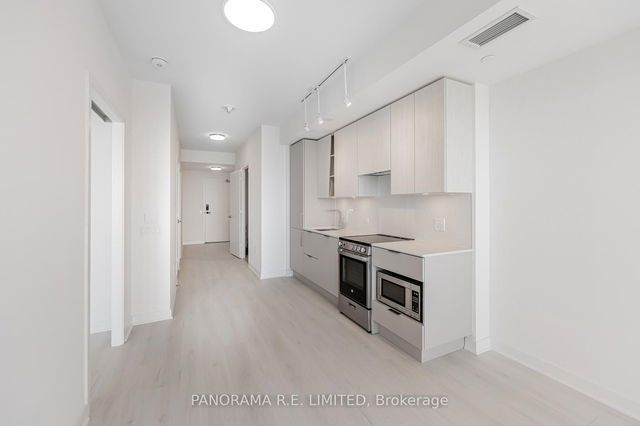 3112 - 3900 Confederation Parkway