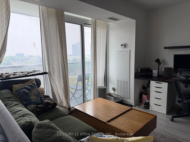 913 - 160 Flemington Road