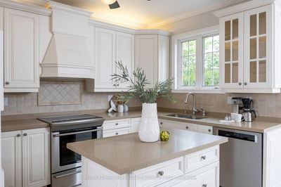 2145 Woodgate Dr, Oakville - Westmount image-0-2