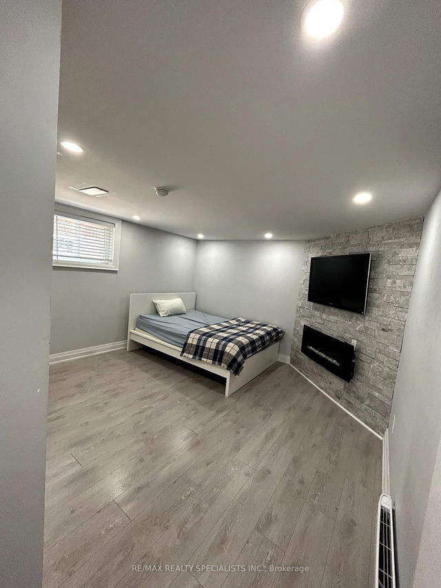 Lower - 3582 Birchmeadow Crescent