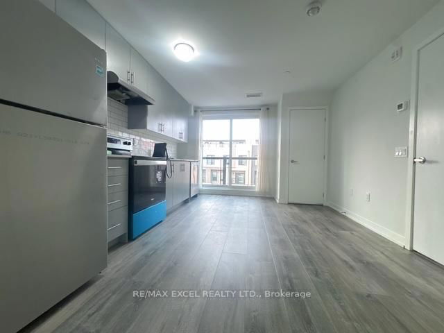 403 - 3401 Ridgeway Drive