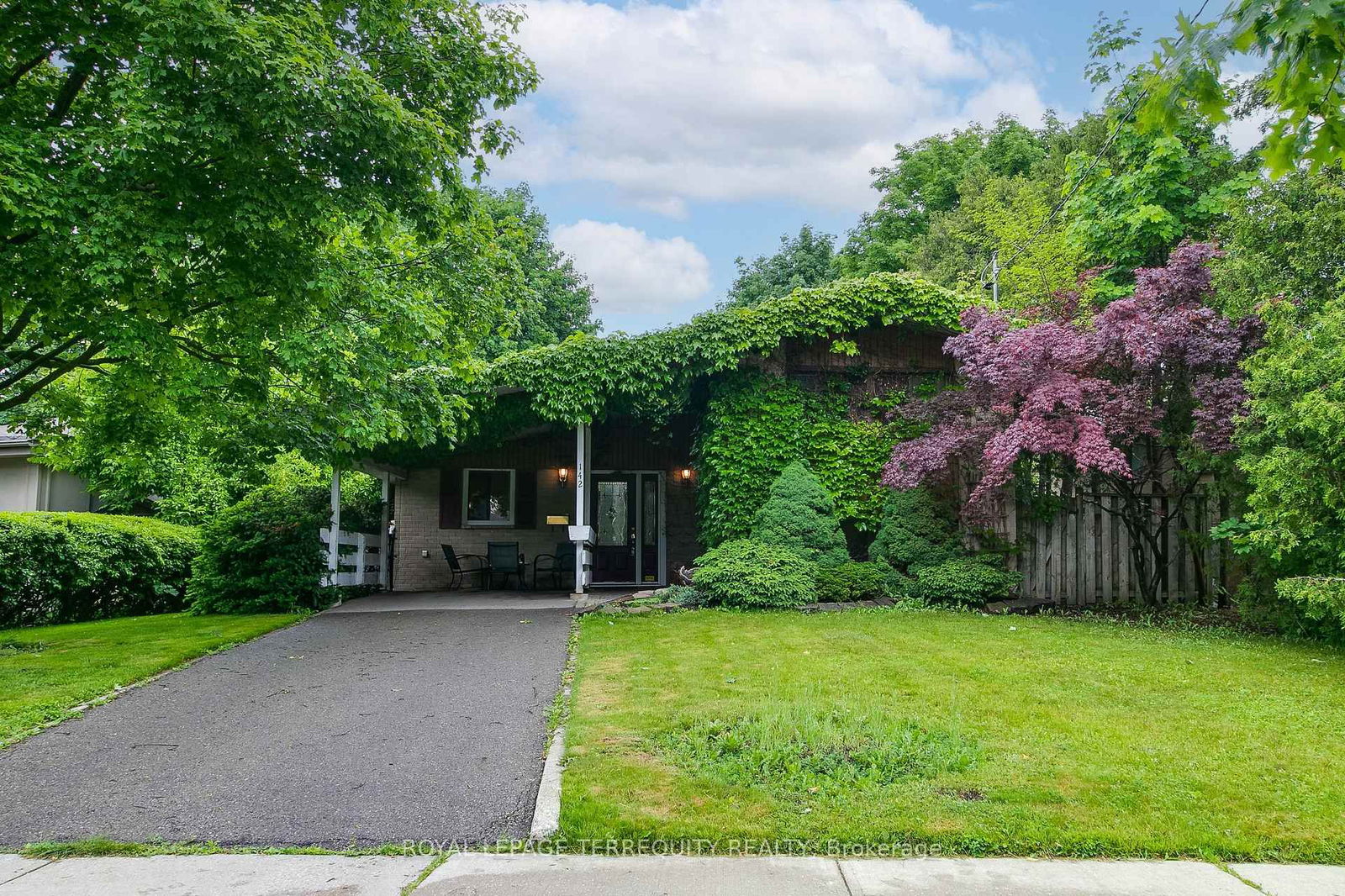 Detached House for sale at 142 Verobeach Boulevard, Toronto, Humbermede, M9M 1R1 - MLS: W12204355