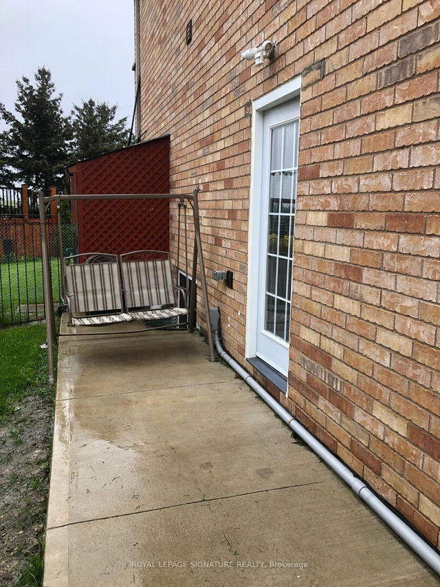 51 Farthingale Crescent