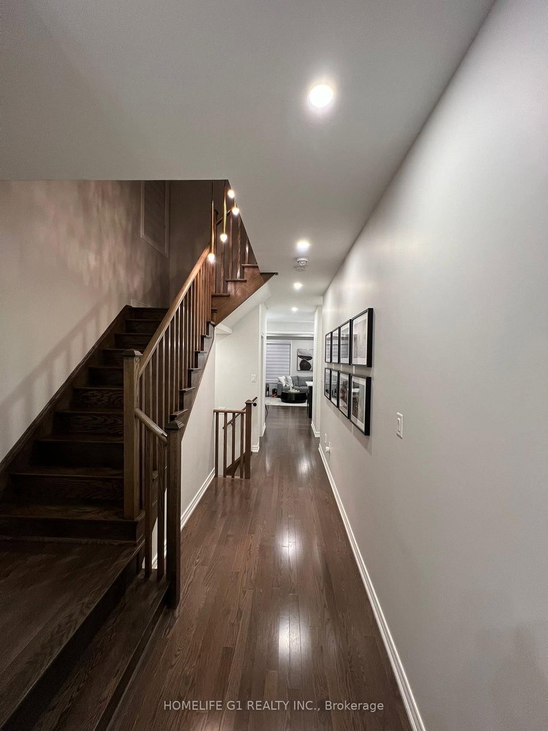 112 Emerald Coast Tr, Brampton, L7A 5A7 | Image 2