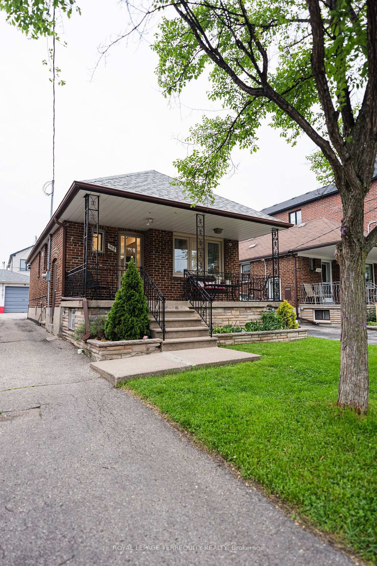 Detached House for sale at 968 Castlefield Avenue, Toronto, Briar Hill-Belgravia, M6B 1E2 - MLS: W12204889