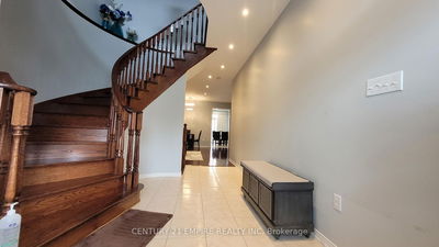 Unit Upper — 54 Cape Dorset Cres, Brampton - Sandringham-Wellington image-0-3